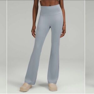 Lululemon Groove Super-High-Rise Flared Pant Nulu (Chambray)
